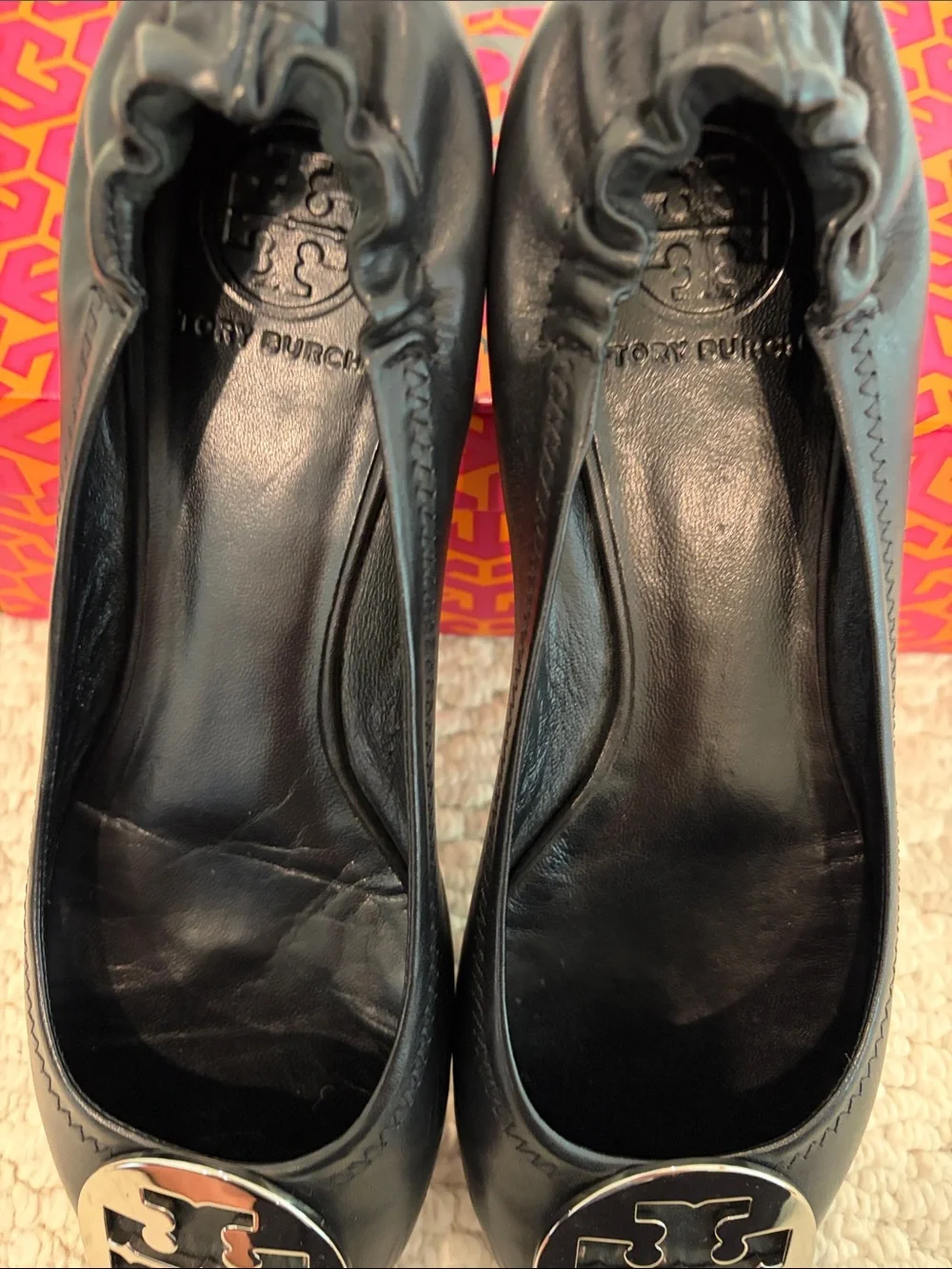 Tory Burch Black/Silver Reva Ballet Flat. Size 8.5. Excellent Condition.
